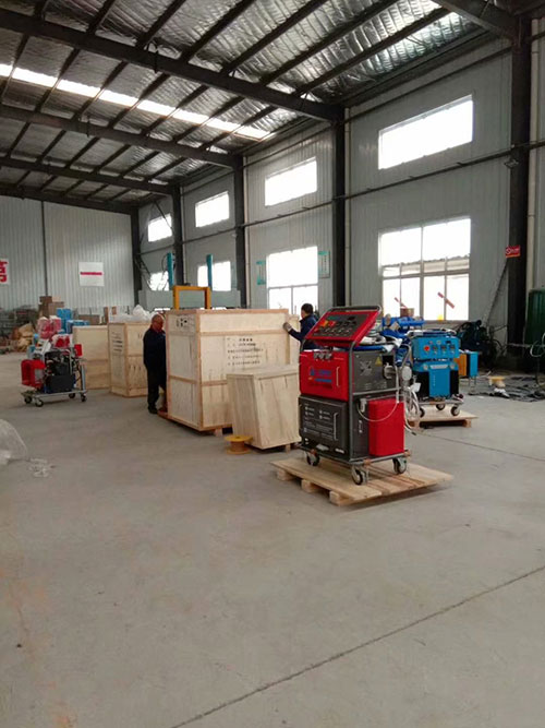 聚氨酯發(fā)泡黑白料現(xiàn)場外保溫施工的推廣(圖2) 防腐防水聚脲噴涂設(shè)備