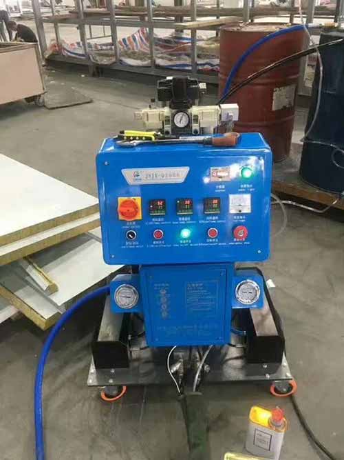 二手聚氨酯發(fā)泡機(jī)(圖1) 建筑外墻聚氨酯保溫施工發(fā)泡設(shè)備