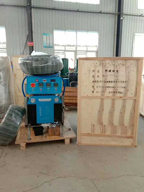 聚氨酯發(fā)泡設(shè)備型號:JNJX-Q5200(圖2) 5200聚氨酯發(fā)泡設(shè)備包裝發(fā)貨